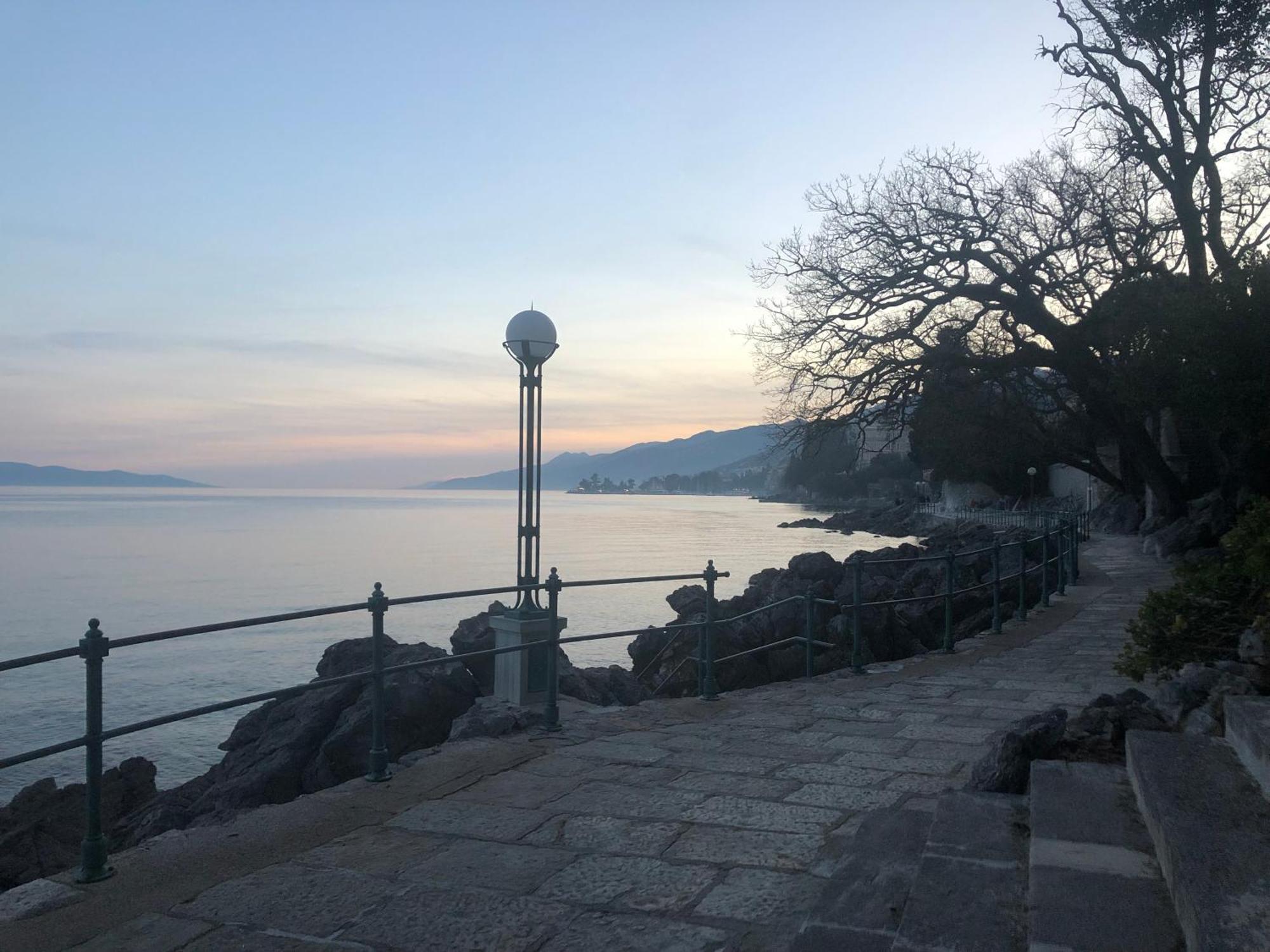 Artspace Location-Opatija-3 Bedroom House With Rooftop Garden By Beach Ngoại thất bức ảnh